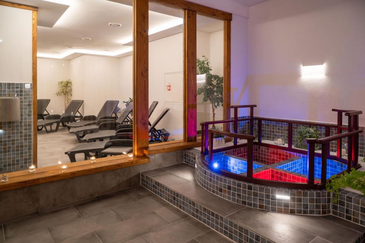 Hotel Frymburk Kültér fotó