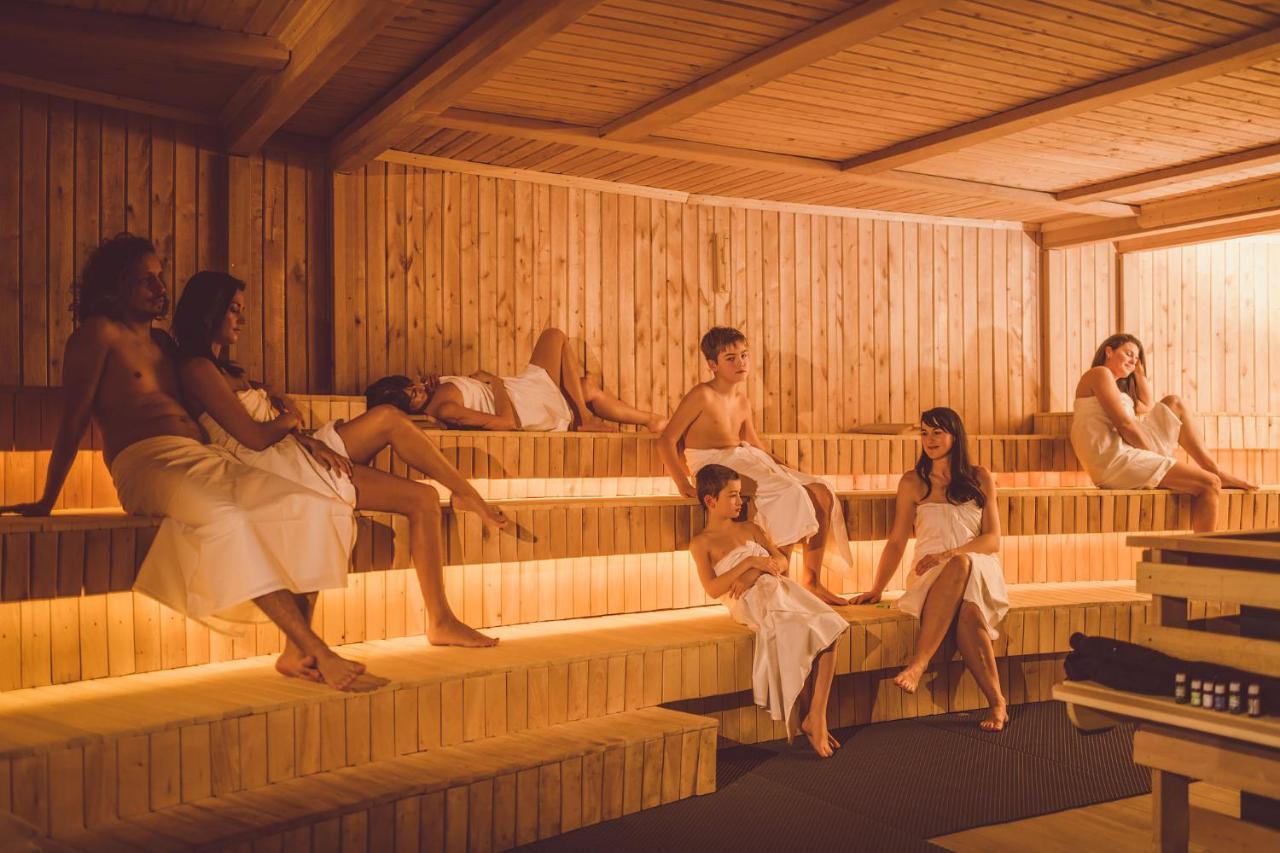 Hotel Frymburk Kültér fotó
