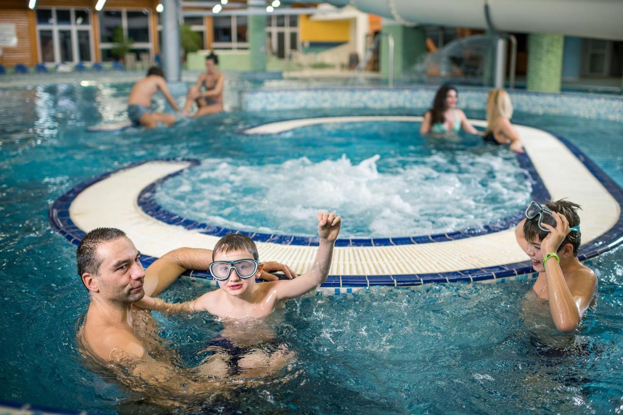 Hotel Frymburk Kültér fotó